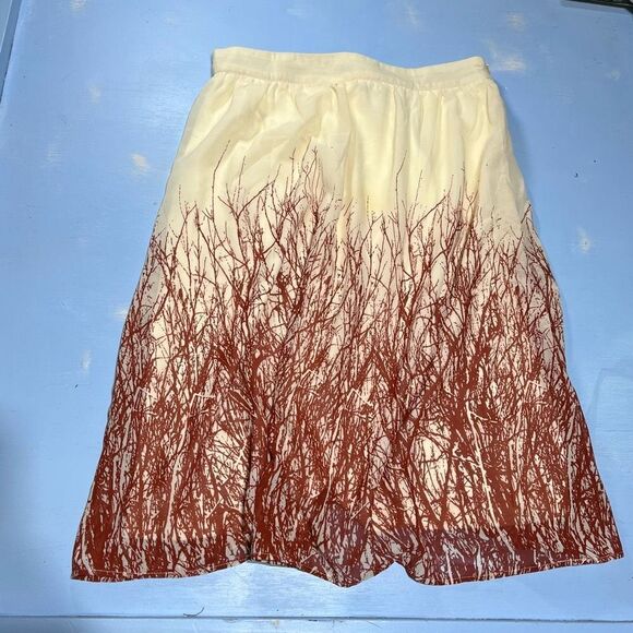 NWOT YELLOWBERRY SIZE M CREAM RED MIDI SKIRT W ZIP CLOSE ELASTIC WAIST LINED - Picture 1 of 10